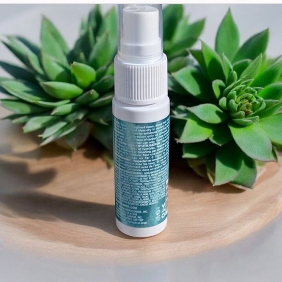 Moroccanoil Frizz Shield Spray - Picture 2 of 3